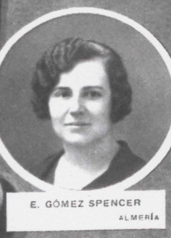 Retrato de mujer en la orla de una Universidad.