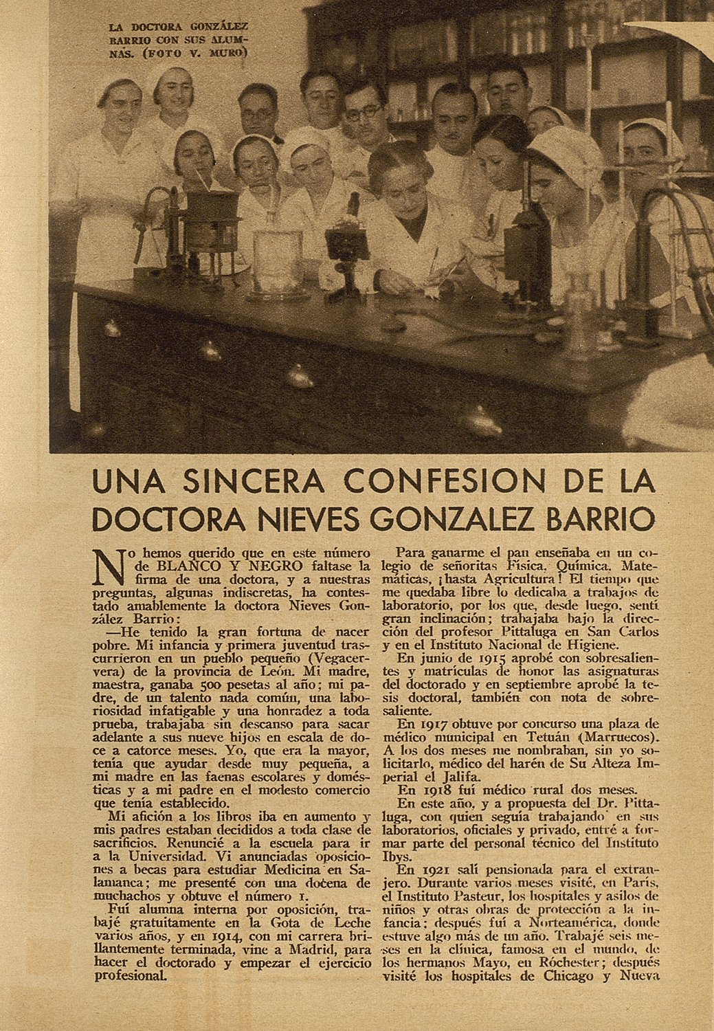 Página de la revista "Blanco y negro revista ilustrada", con la fotografía de varias mujeres y hombres, y el titular "Una sincera confesión de la Doctora Nieves González Barrio".