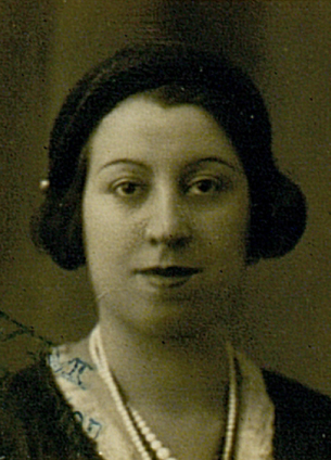 Retrato de mujer de frente.