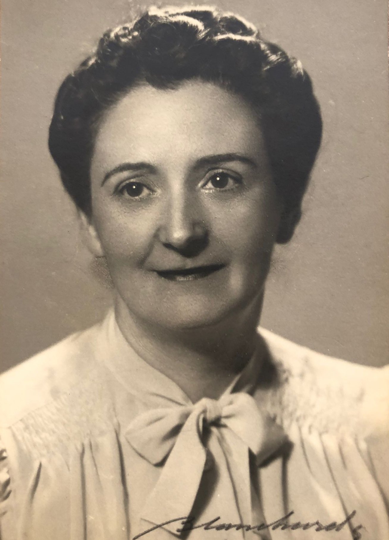 Sotil Insausti, Clotilde